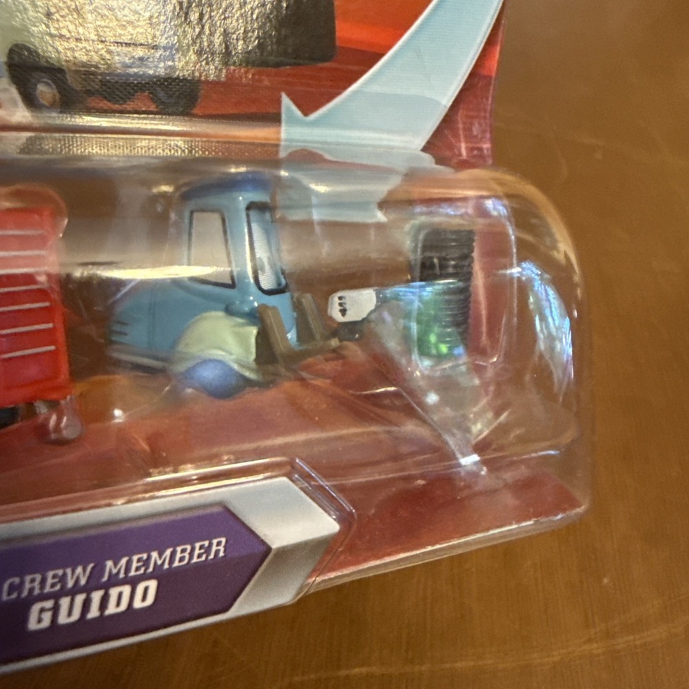 2010 Disney Cars Skyline Lenticular PIT CREW MEMBER GUIDO #34 - Picture 3 of 5